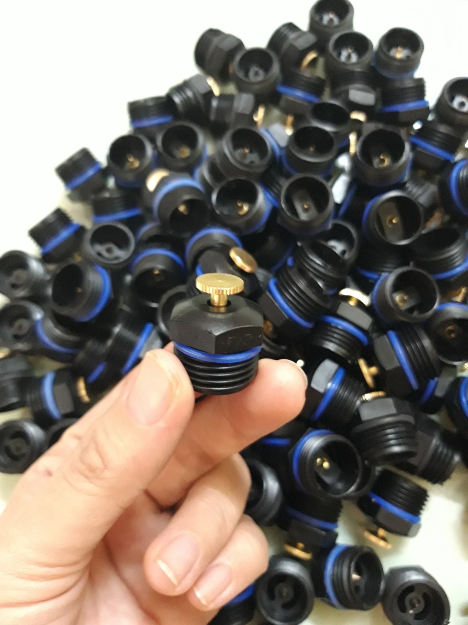 Set 5 cái béc tưới nhựa 360 Độ hình cánh quạt ren ngoài 21mm