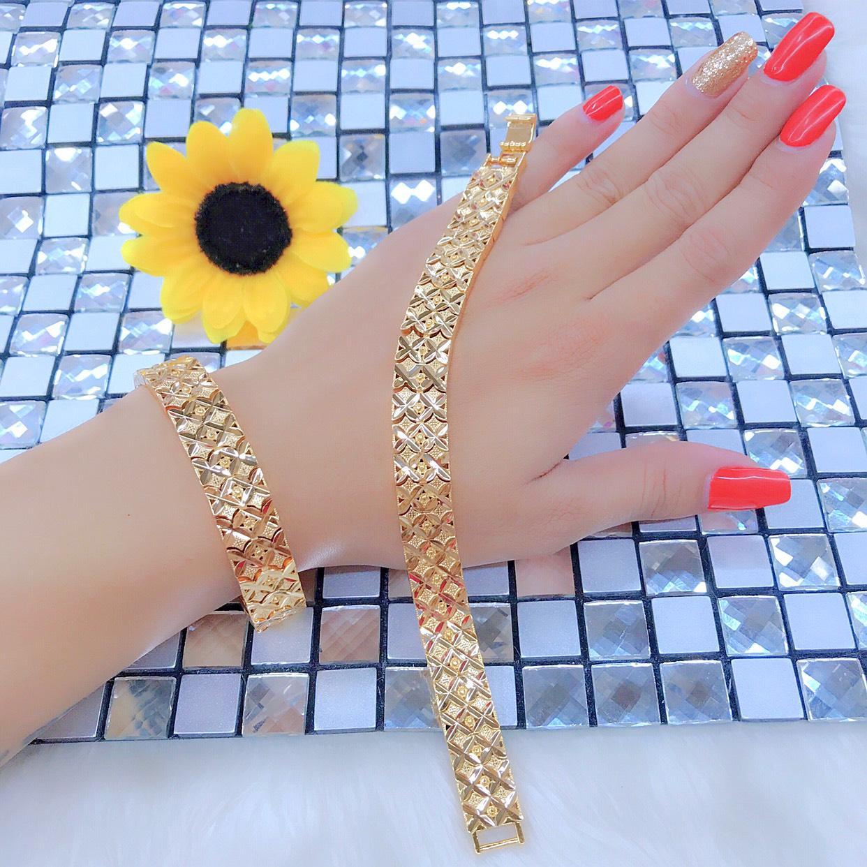 [HCM]Lắc Tay Nữ ( Free Size ) Mạ Vàng 18K (1708) Có Nhiều Mẫu Cho Các Chị Chọn Lựa (ms:85)