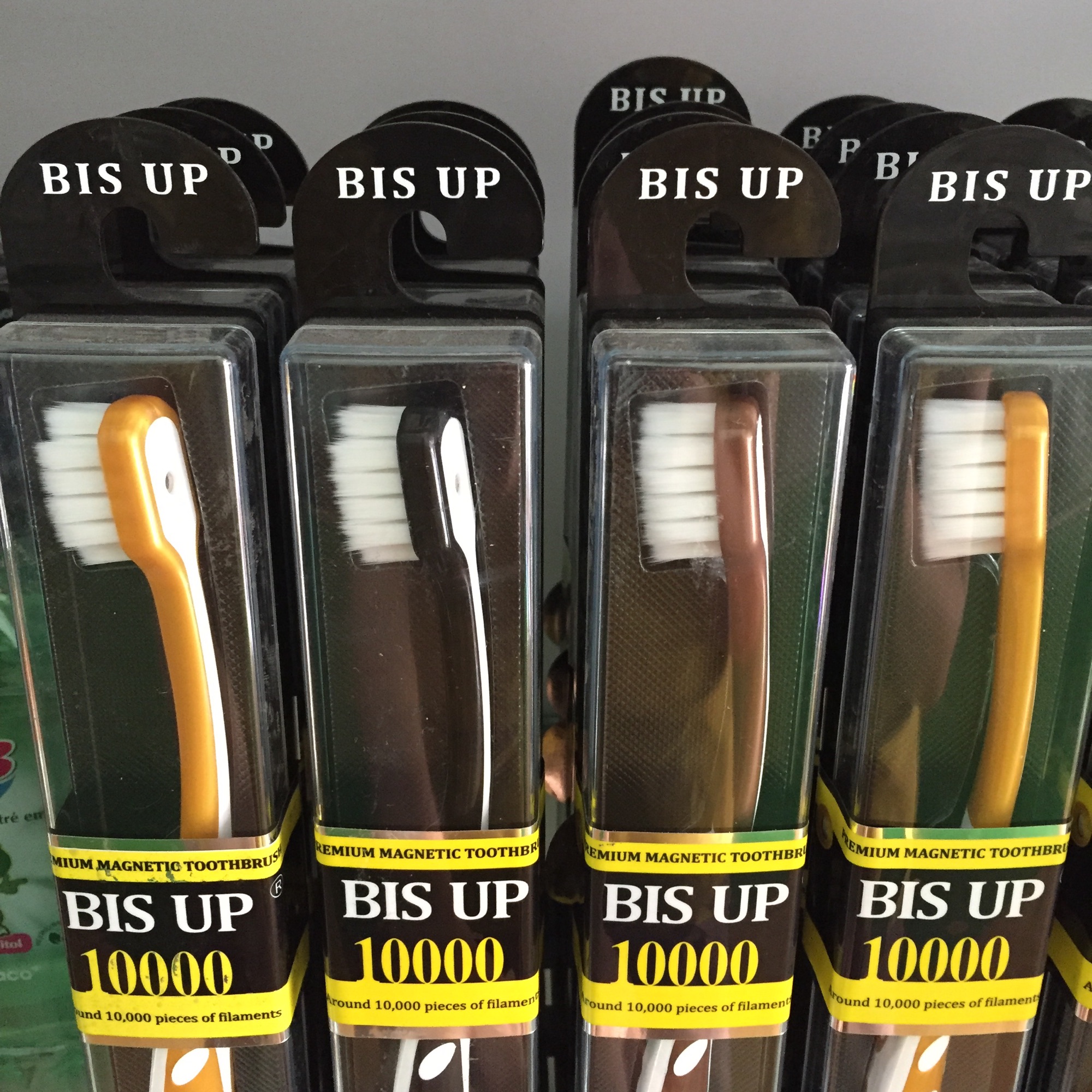 Bàn chải từ tính hiệu Bis up