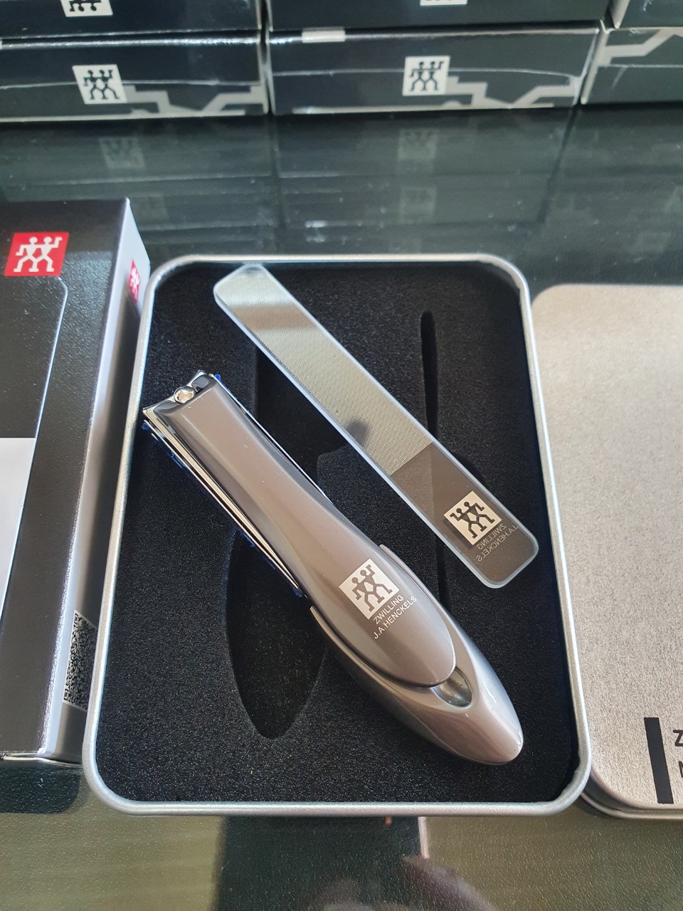 Bấm móng tay Zwilling Đức, kèm dũa và hộp đựng