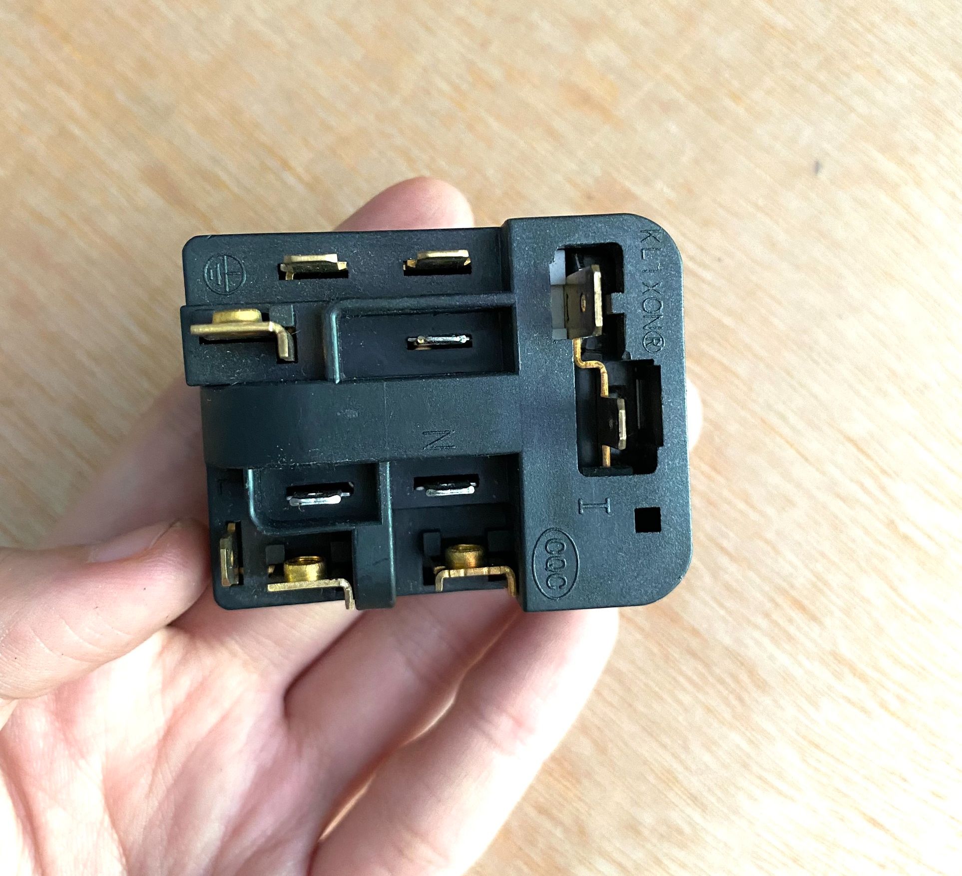 Relay / Rờ Le khởi động tủ lạnh Electrolux chất lượng