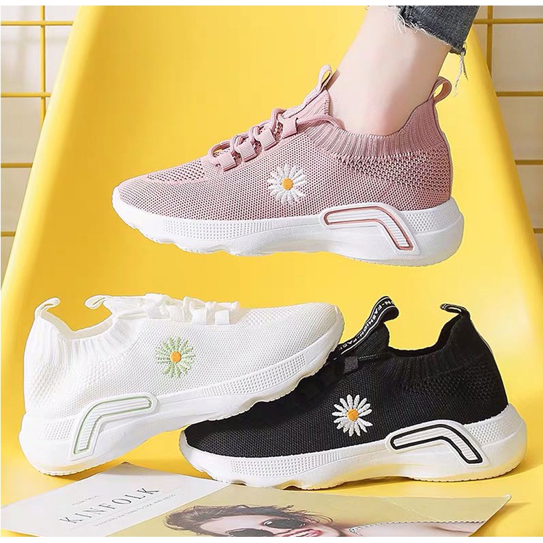 Giày thể thao hoa cúc đế nhẹ màu đen lưới dệt bay thoáng khí của phụ nữ 2020 mới - giayxinhstore, sản phẩm tốt, độ bền cao, chất lượng đam rbaor, cam kết hàng giống với mô tả