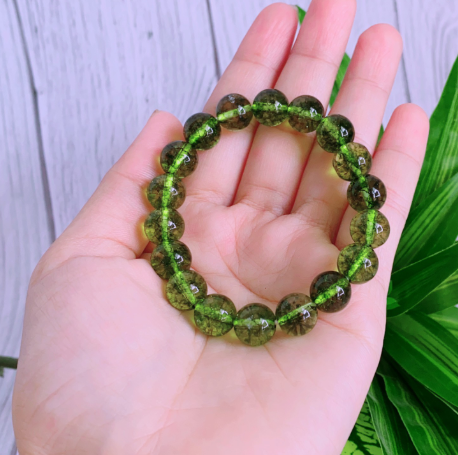 Chuỗi Vòng Tay Đá Thạch Anh Ưu Linh Mang Phong Thủy Bình An 10ly (Xanh Lá Mạ).