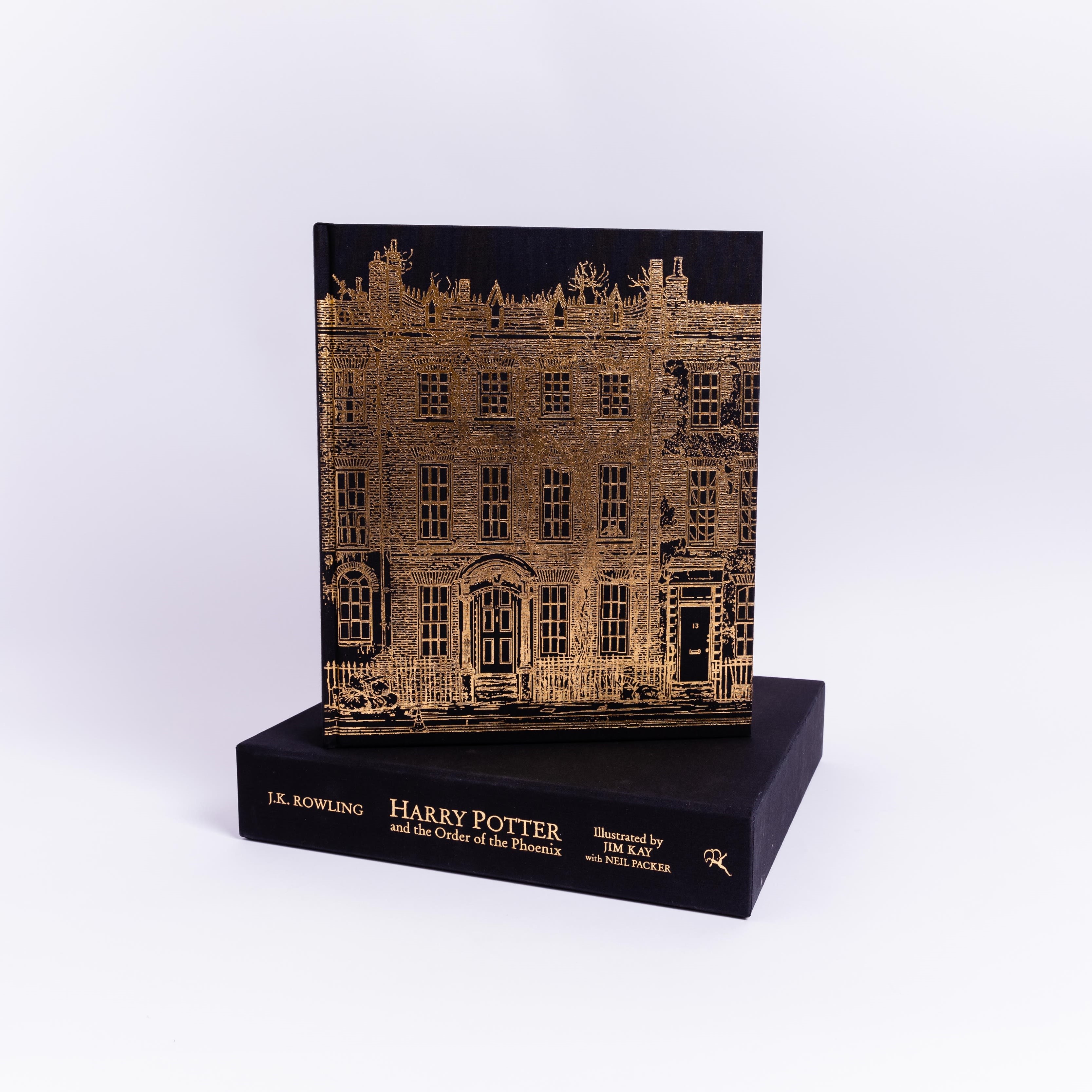 Sách - Harry Potter Deluxe Illustrated Slipcase Edition & The Tales of Beedle the Bard