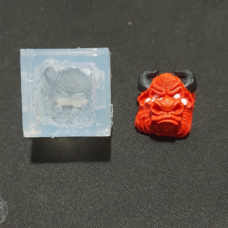 [HCM]Khuôn silicon keycap clone bò bull v2 trong suốt.