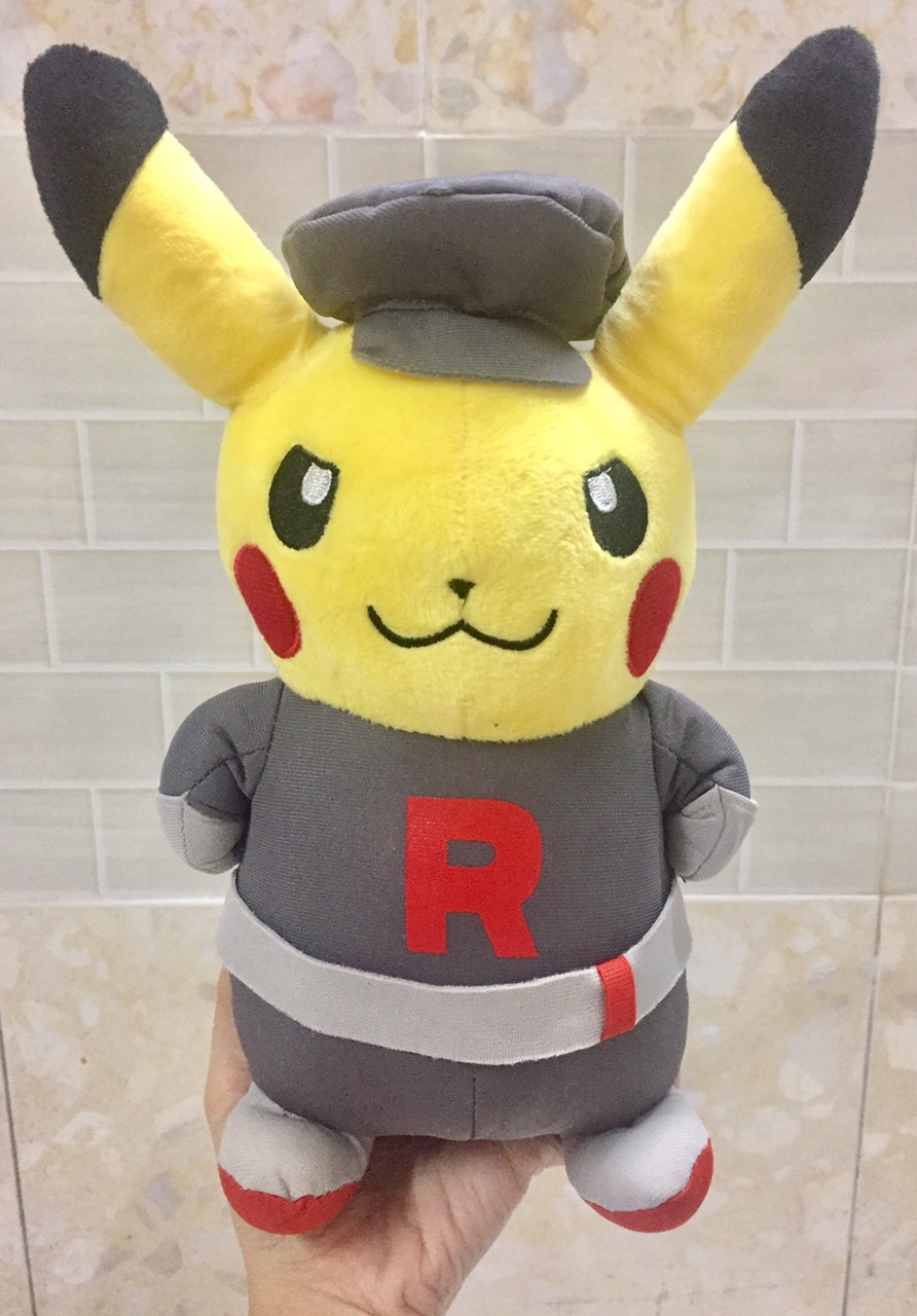 Gấu bông pikachu cosplay