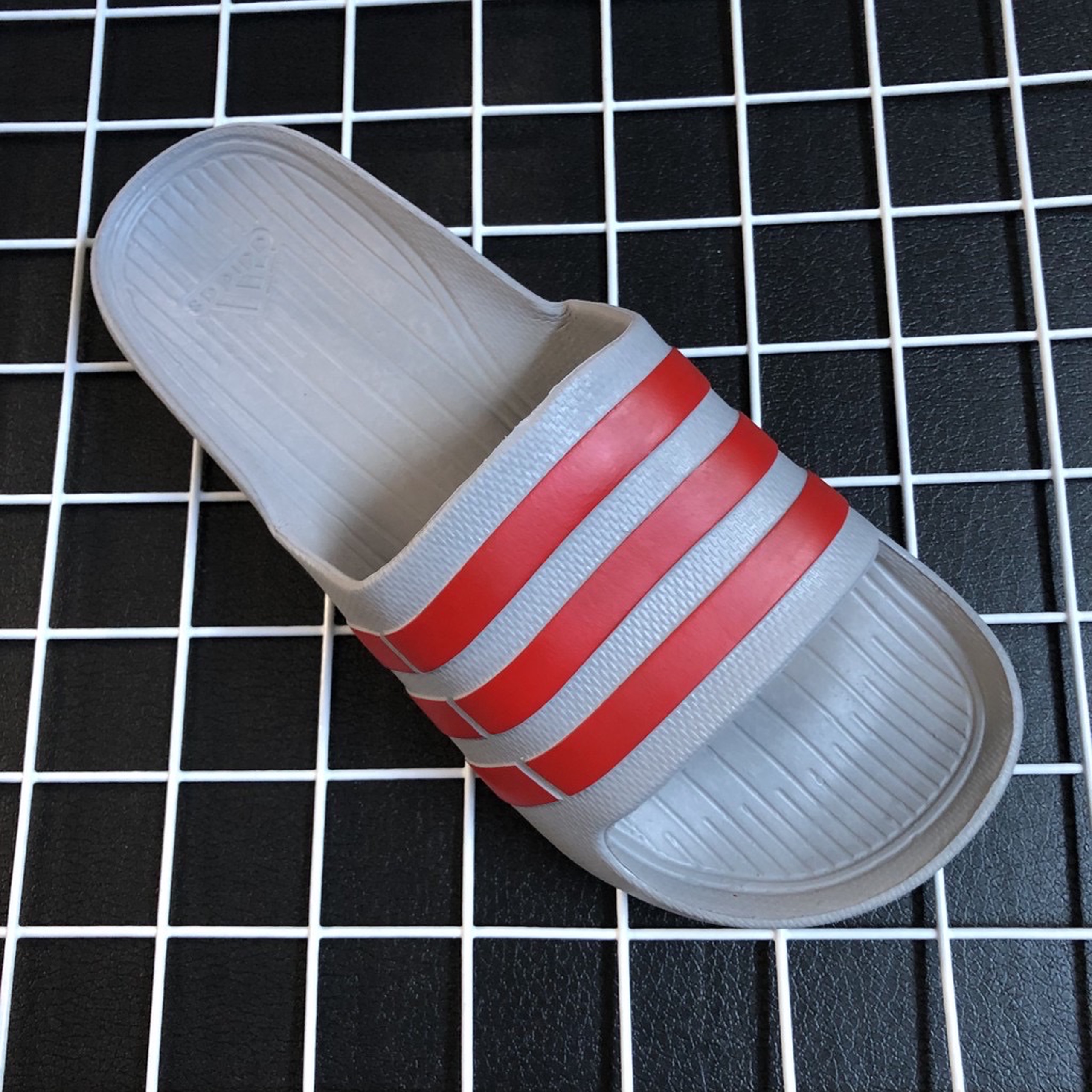 [HCM]Dép Nam Đúc 3 Sọc Quai Ngang Hàng VNXK ( Hình Thật ) - Đế Xám Trắng Sọc Đỏ - Dép Nam Thể Thao 20201009 017