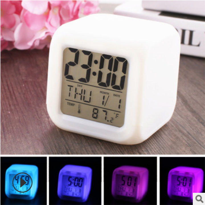 Đồng hồ báo thức điện tử led dạ quang nhiều màu sắc, đa chức năng: xem thời gian, lịch, báo thức, nhiệt độ