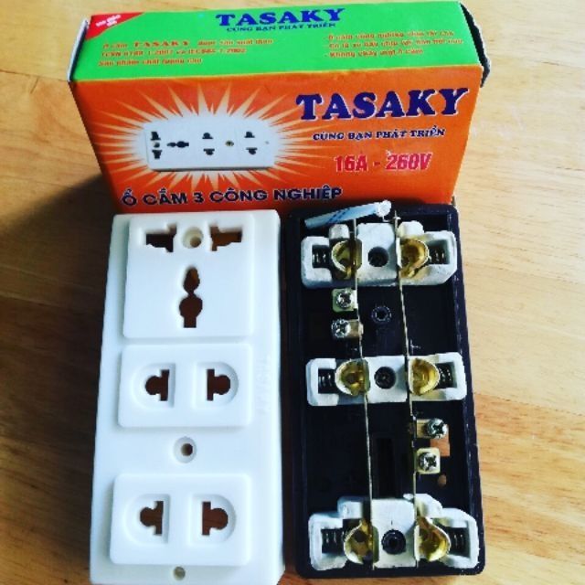 Ổ cắm lõi sứ Tasaky