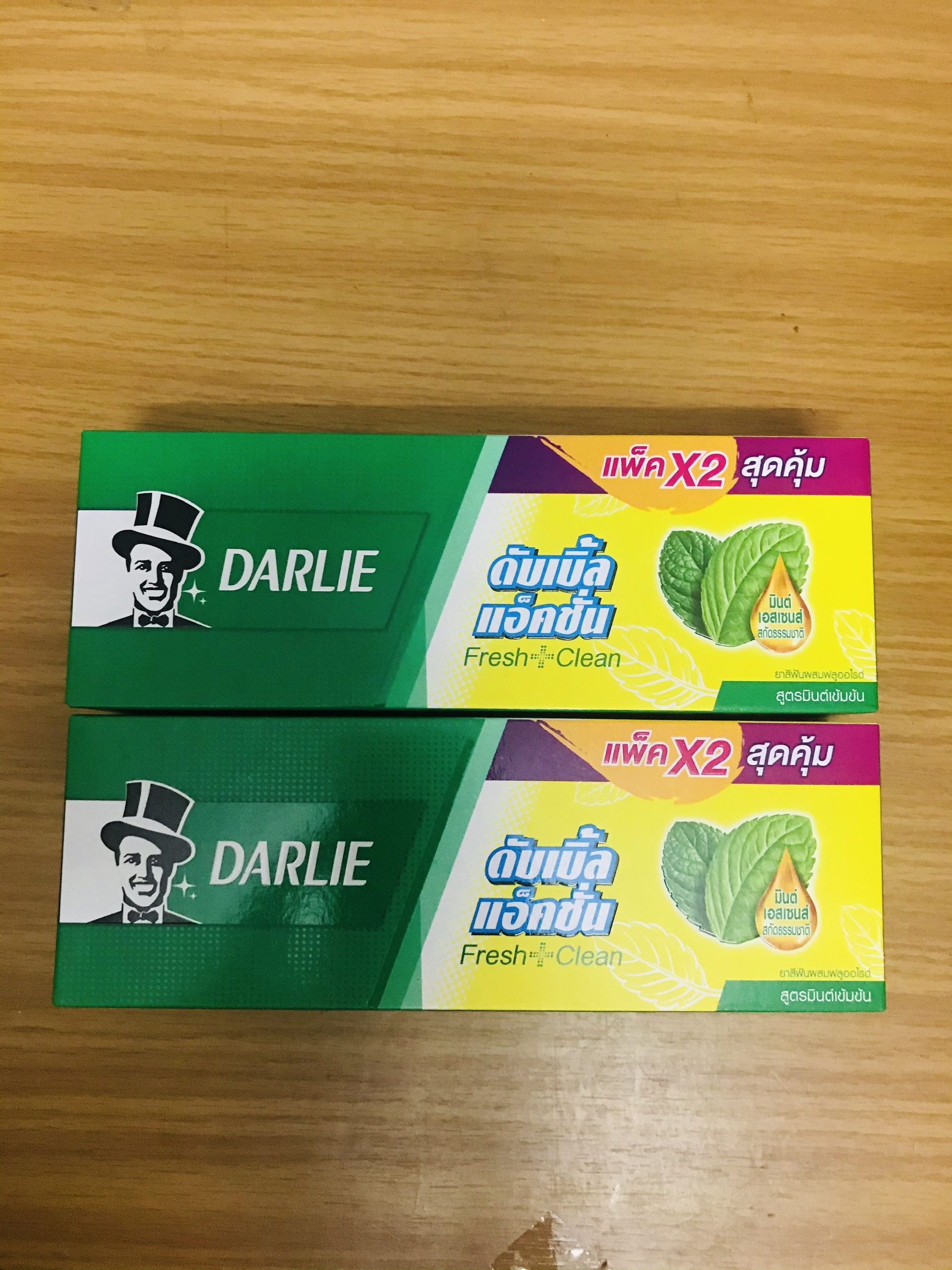 Kem đánh răng Darlie ông tây bạc hà 150g x 2 tuýp