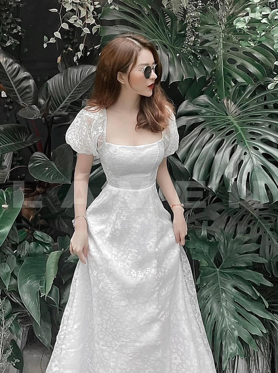 Đầm dạo phố, đầm maxi dáng xòe hở lưng chất ren hoa nổi xinh xắn - AZA dress