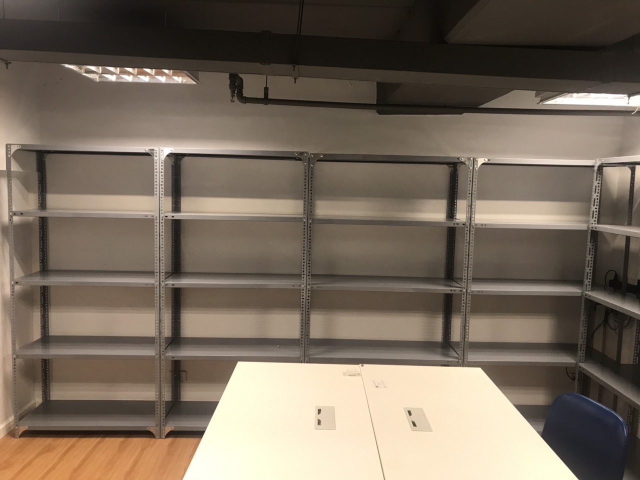 kệ sắt đa năng 5 tầng liền : dài 1m, rộng 0,4m, cao 2m