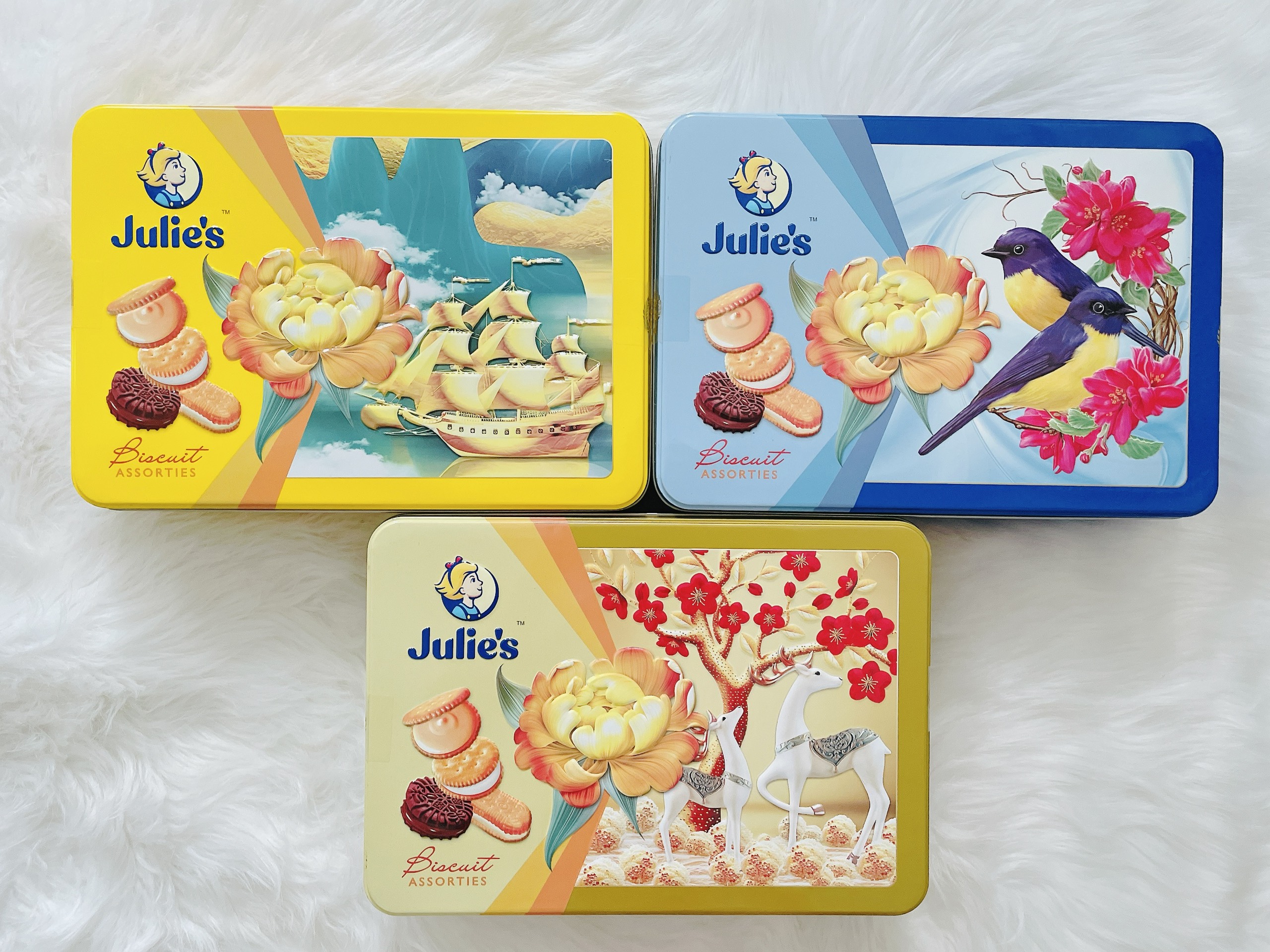 Bánh Quy Julie’s Assorted Biscuits Hộp Thiếc Chữ Nhật 400g
