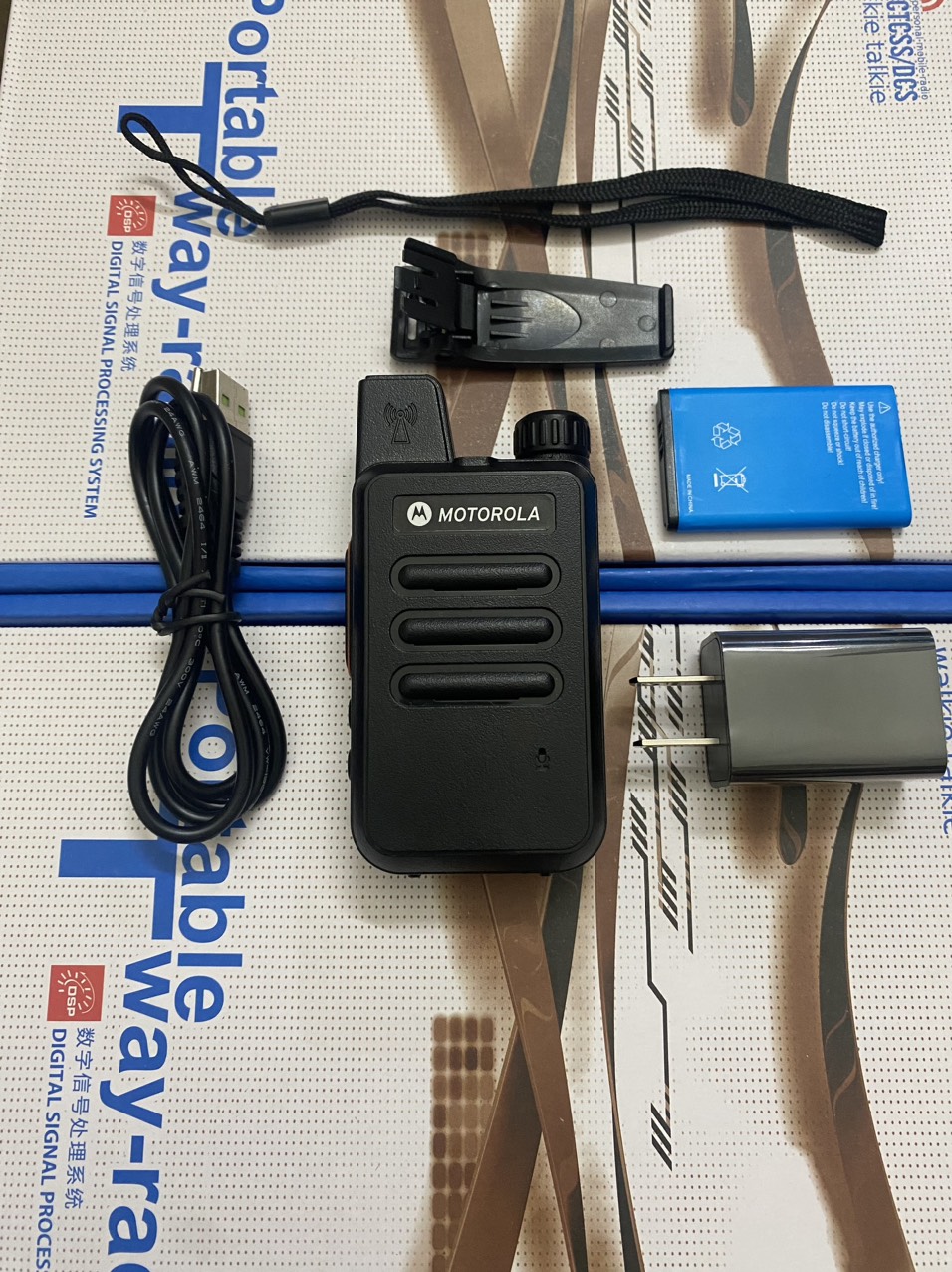 Máy bộ đàm motorola gp-811, siêu nhỏ, sạc cổng type c, loa to, độ bền cao, bảo hành 12 tháng