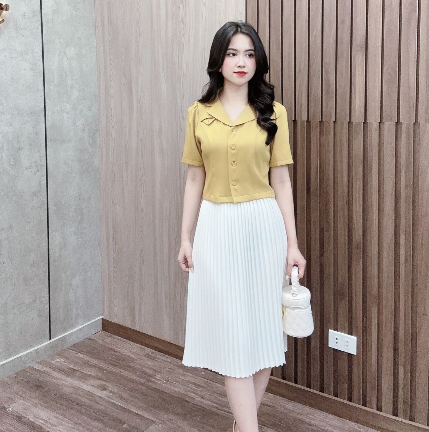 Áo sơ mi nữ dáng Croptop, áo sơ mi kiểu nữ cổ Vest ngắn tay chất chéo Hàn mềm mịn thoáng mát Mina Clothes