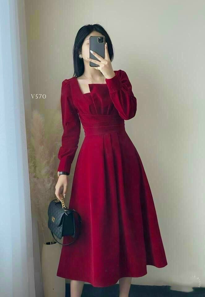 Đầm dài xếp ly ngực