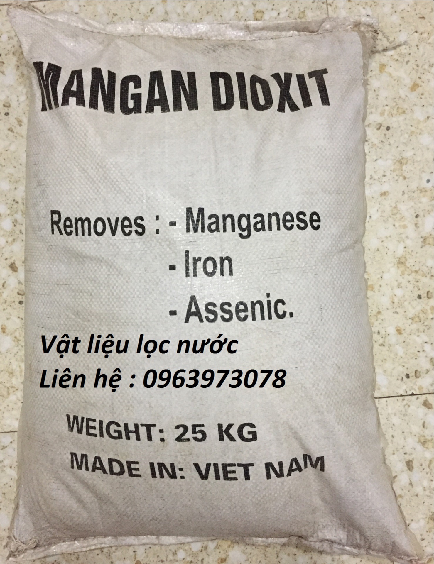 1 bao hạt mangan lọc nước 25kg