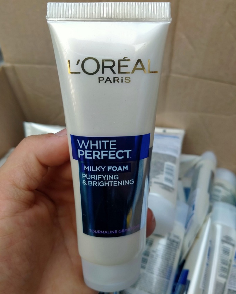 Sữa Rửa Mặt Loreal White Perfect Làm Sạch Và Dưỡng Trắng Mịn Da - 50ml
