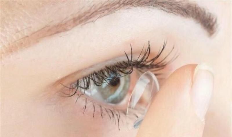 Lens trong suốt COSMO từ 1-10 độ sử dụng 1 năm tặng kèm khây gương full dụng cụ