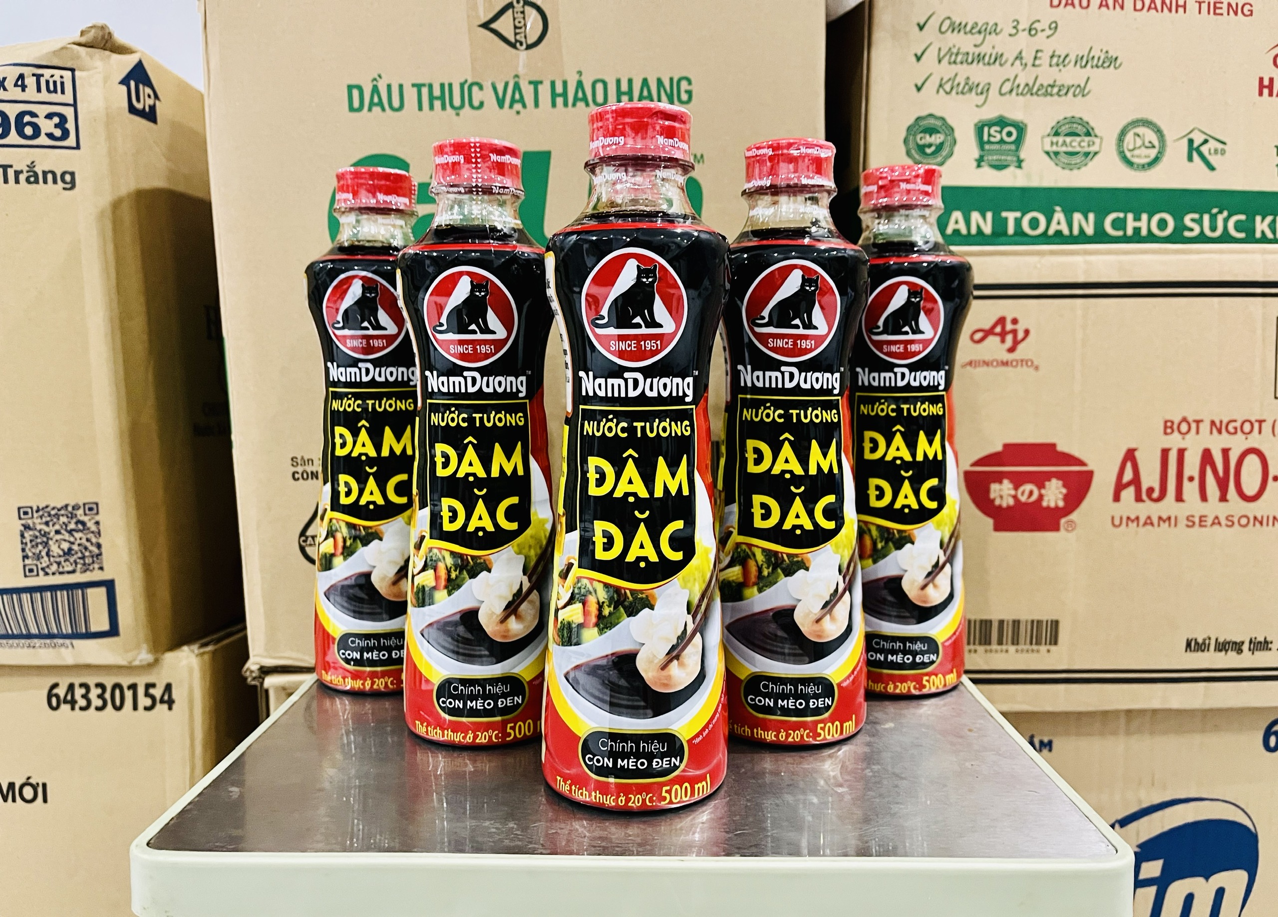 Nam Duong Concentrated Soy Sauce, Black Cat Brand, Bottle (500ml)