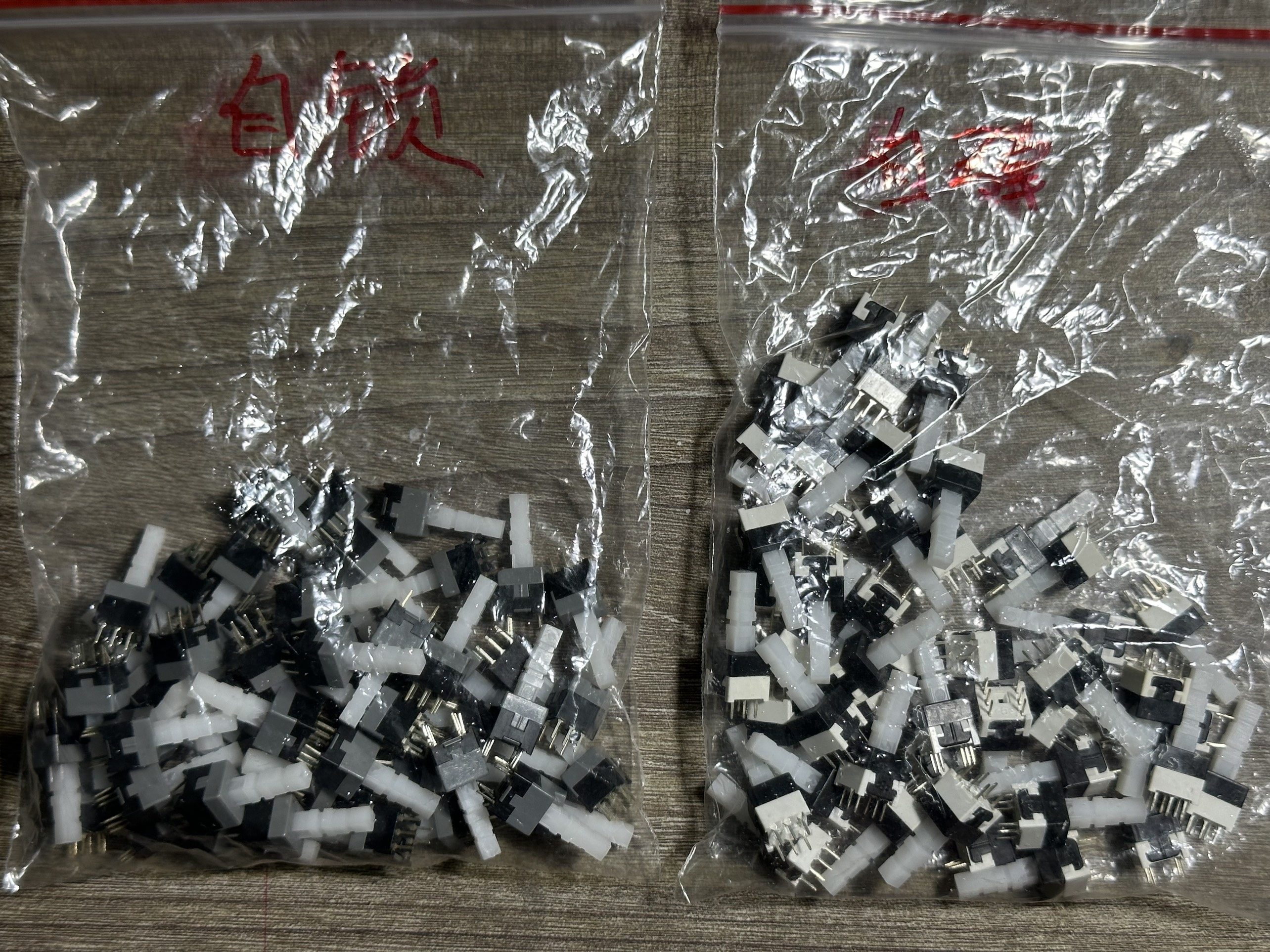 Nút nhấn nhả hoặc nút nhấn giữ cao 2.2cm