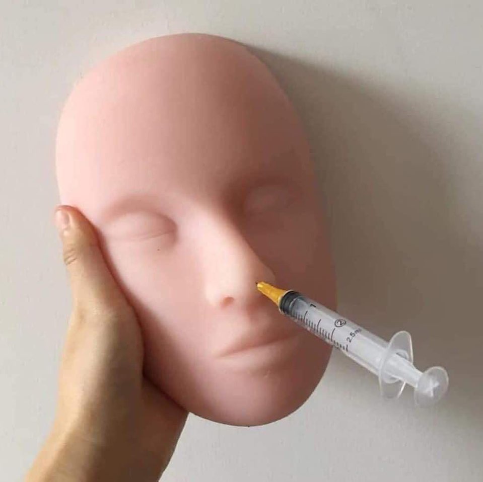 Đầu Canh Mềm Chuyên Dạy Học Viên Tiêm Filler Botox