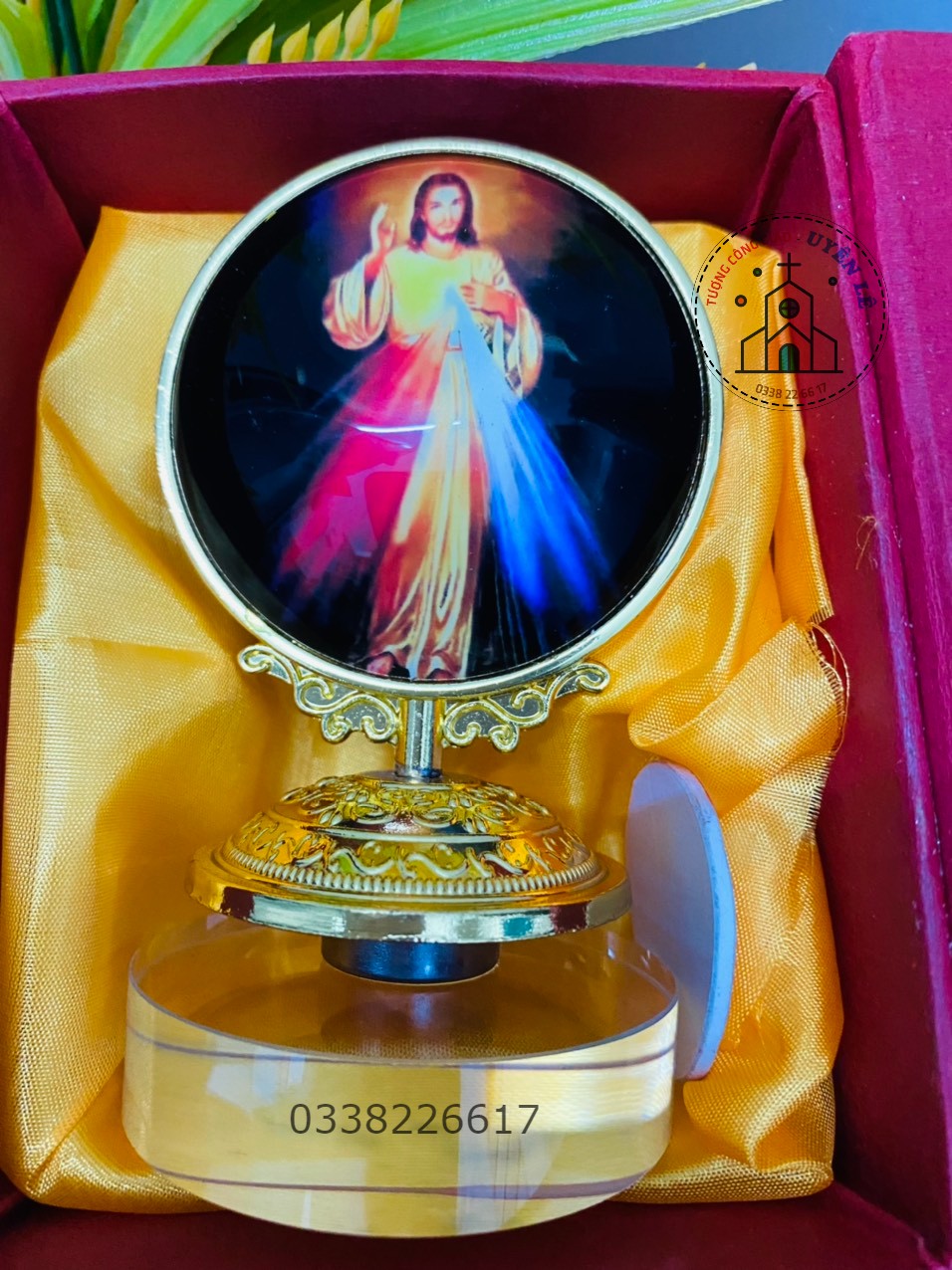 Tượng pha lê Công Giáo tròn xoay Chúa thương xót cao cấp 11cm