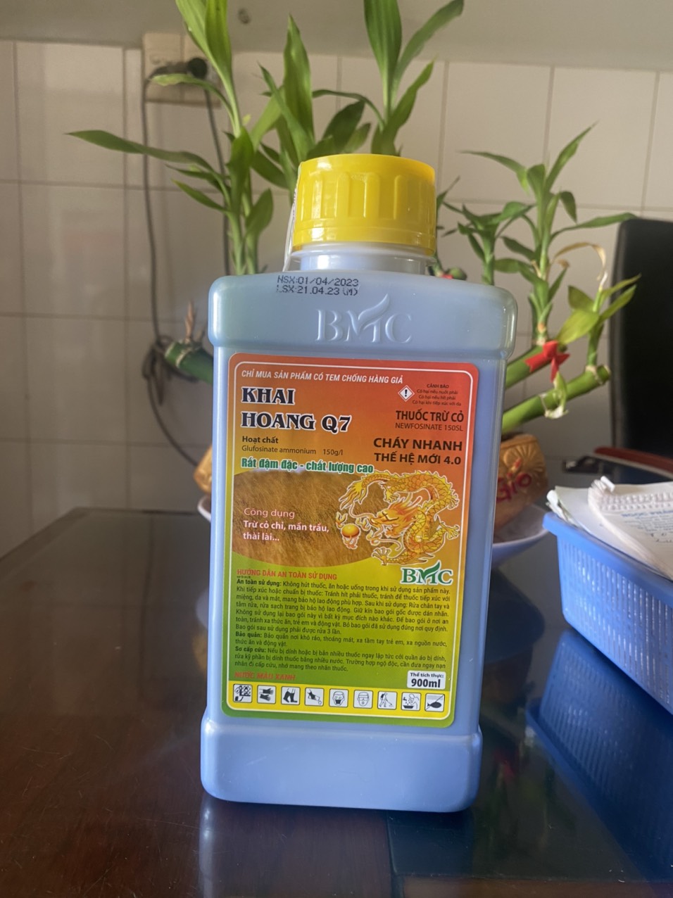 Thuốc trừ cỏ khai hoang q7 900ml