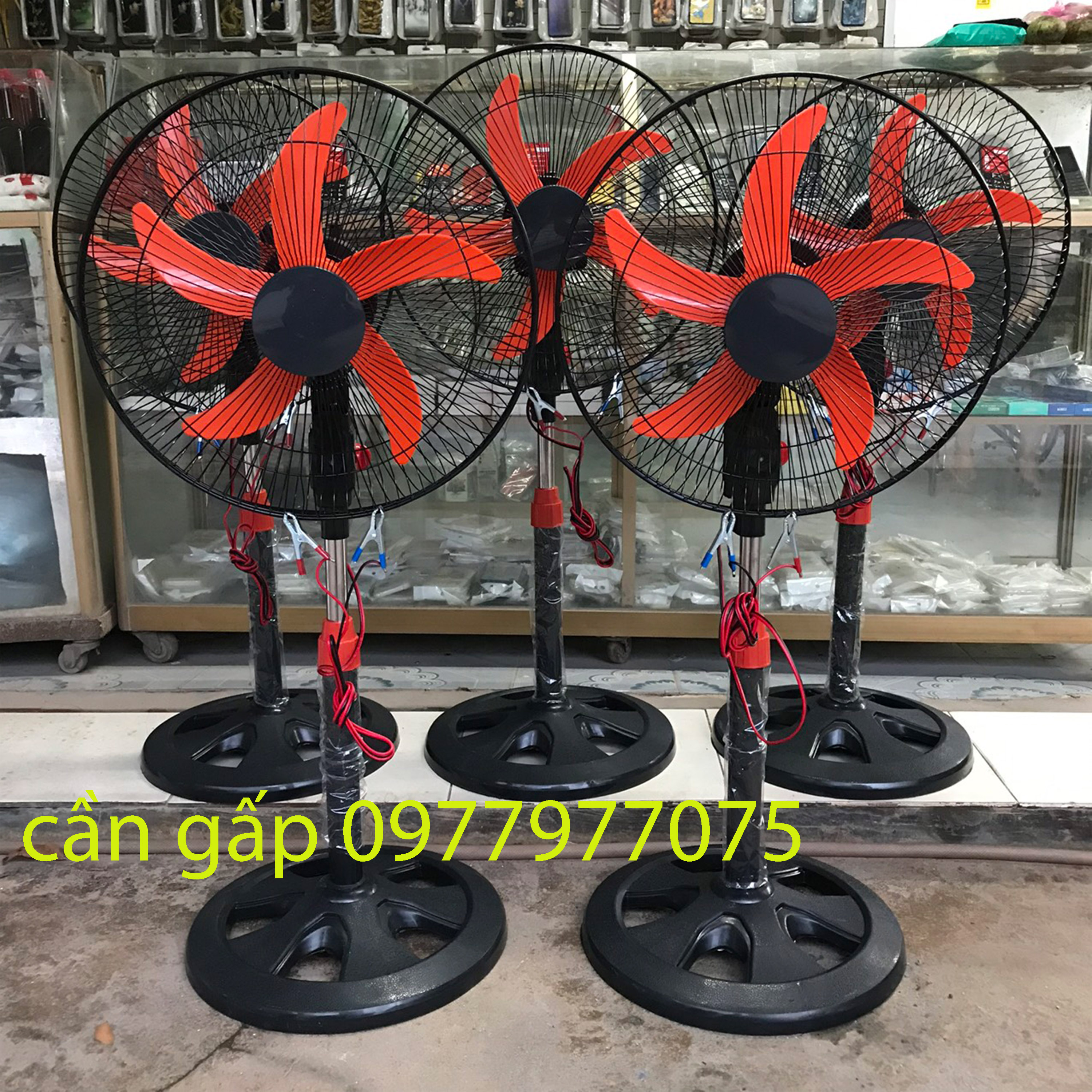 Quạt 12v có túp năng 5 cánh vàng kẹp to buôn sỉ lẻ có bảo hành 1 năm