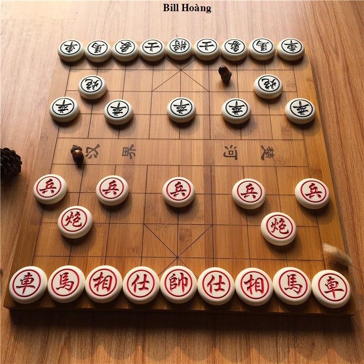 Bàn cờ gỗ trúc và cờ tướng Mr bill