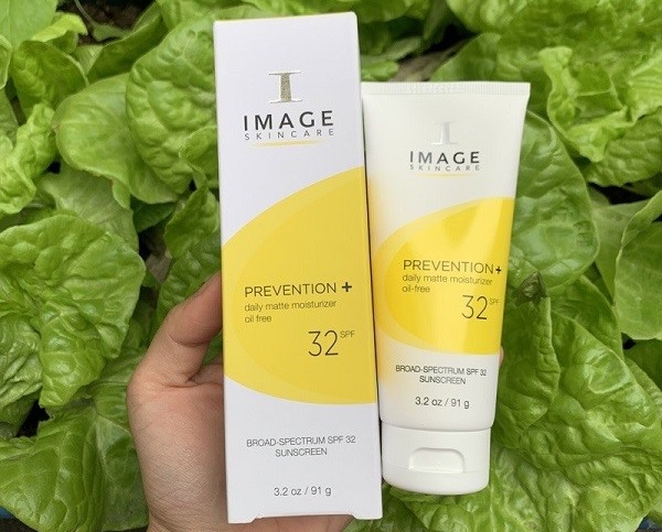 Kem chống nắng cho da dầu mụn Image Prevention SPF32+ Daily Matte Moisturizer 90g