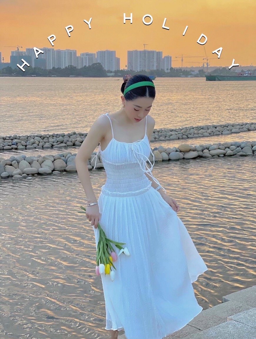 Đầm maxi đũi cột dây vai siêu sang chảnh.