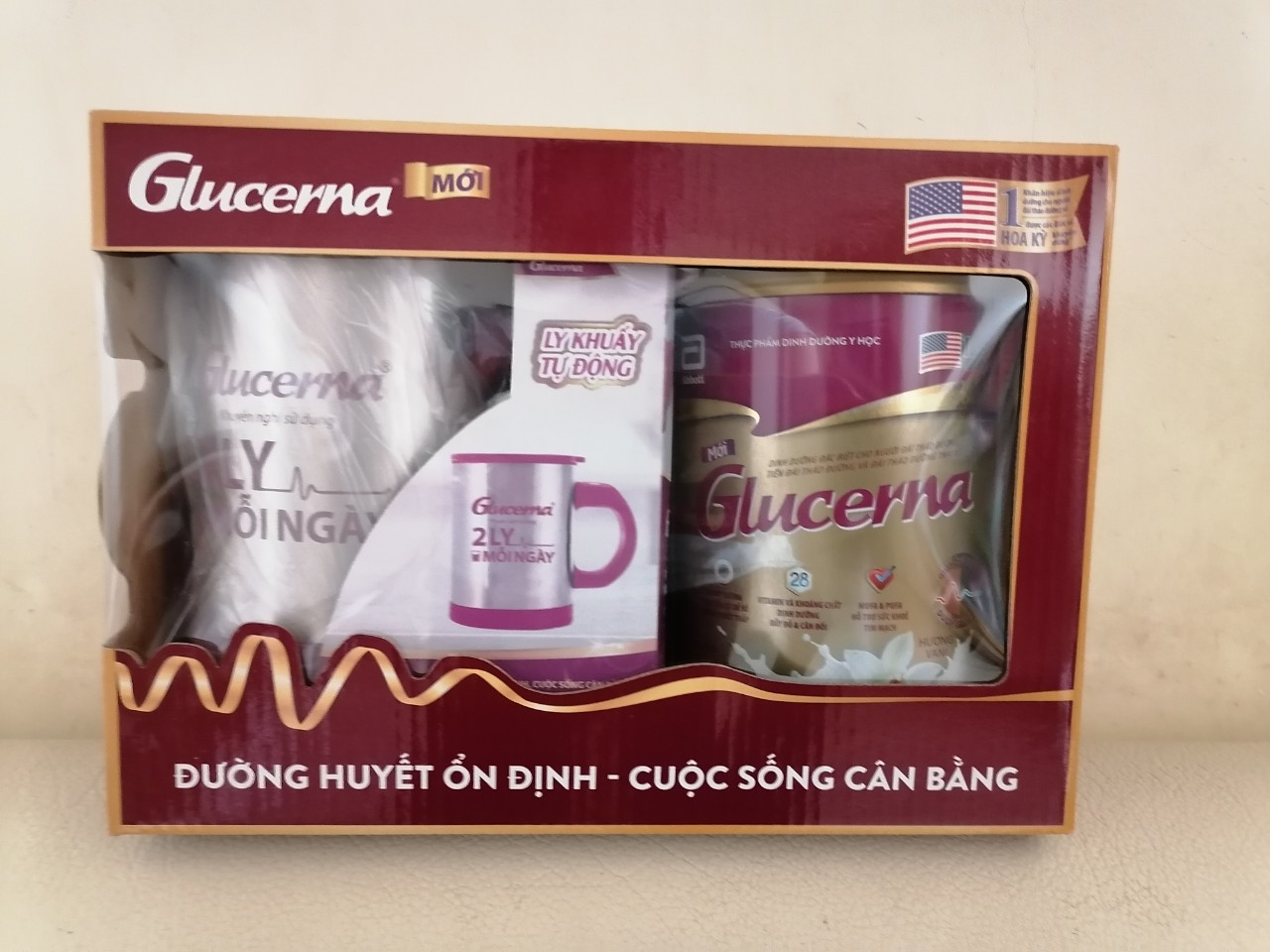 Sữa bột Glucerna 400g hương vani tặng ly khuấy tự động
