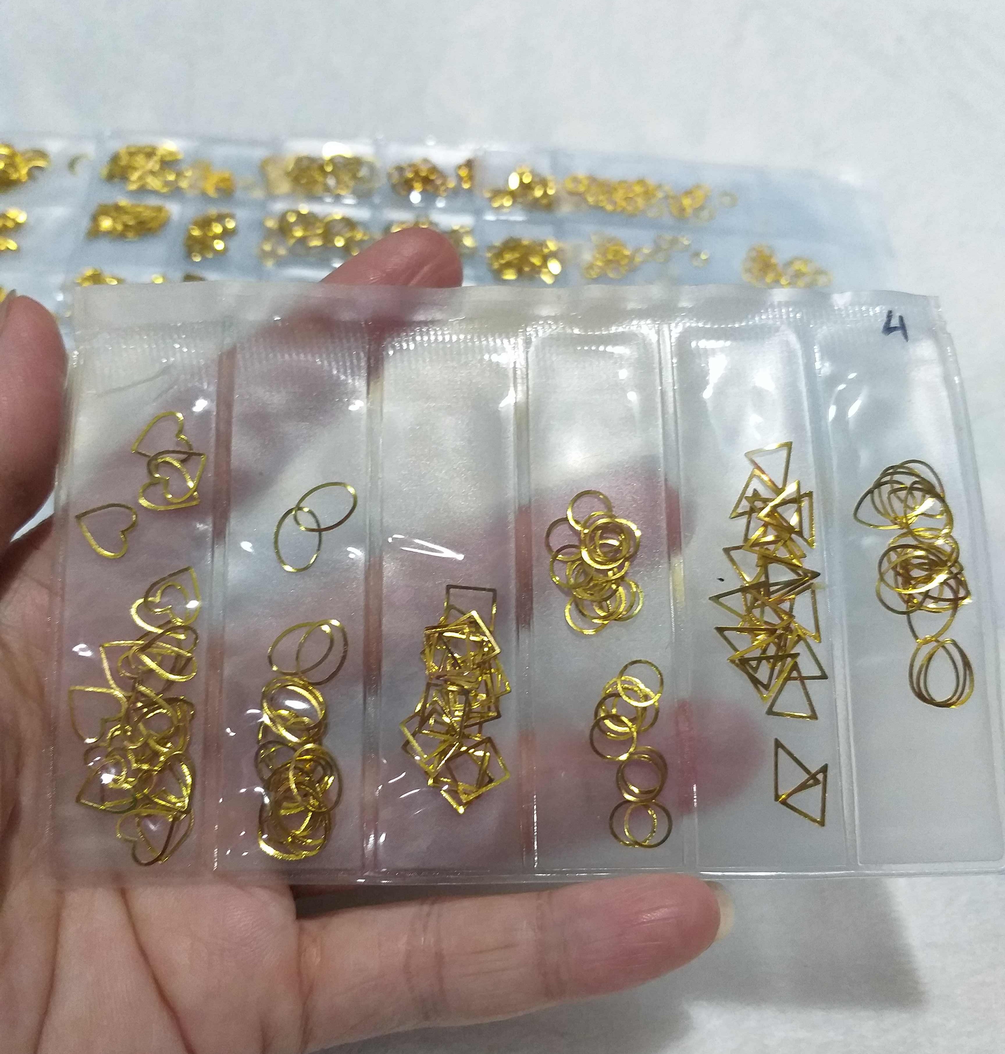 Phụ kiện kim loại trang trí móng nghệ thuật