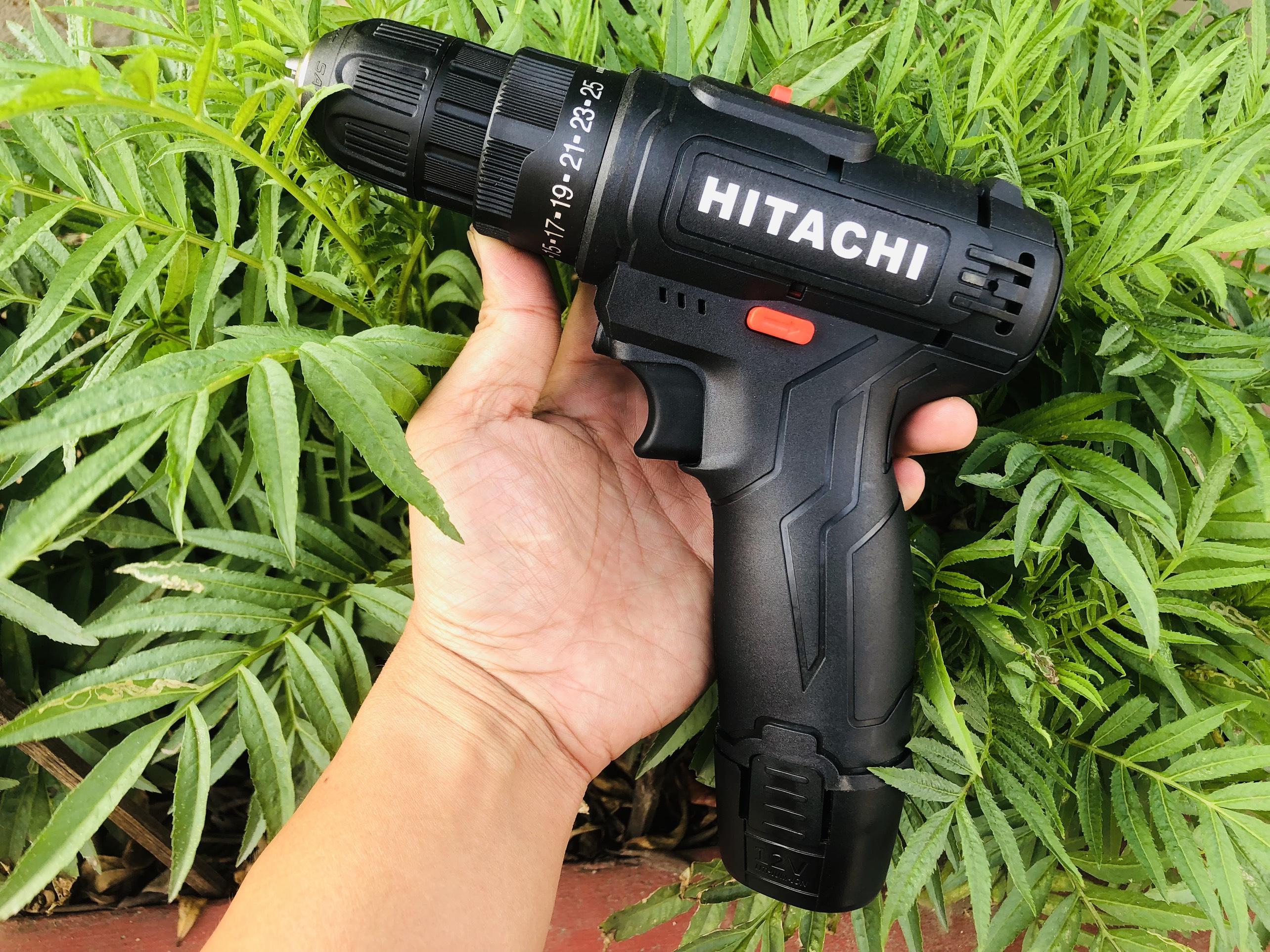Máy khoan máy bắn vít dùng pin 12V Hitachi