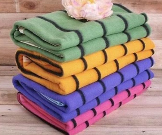Mền nỉ sọc văn phòng, mền đơn ngủ văn phòng, đi tàu xe, du lịch, mền đơn gấp gọn có túi đựng⭐ - kho sỉ chăn ga hcm