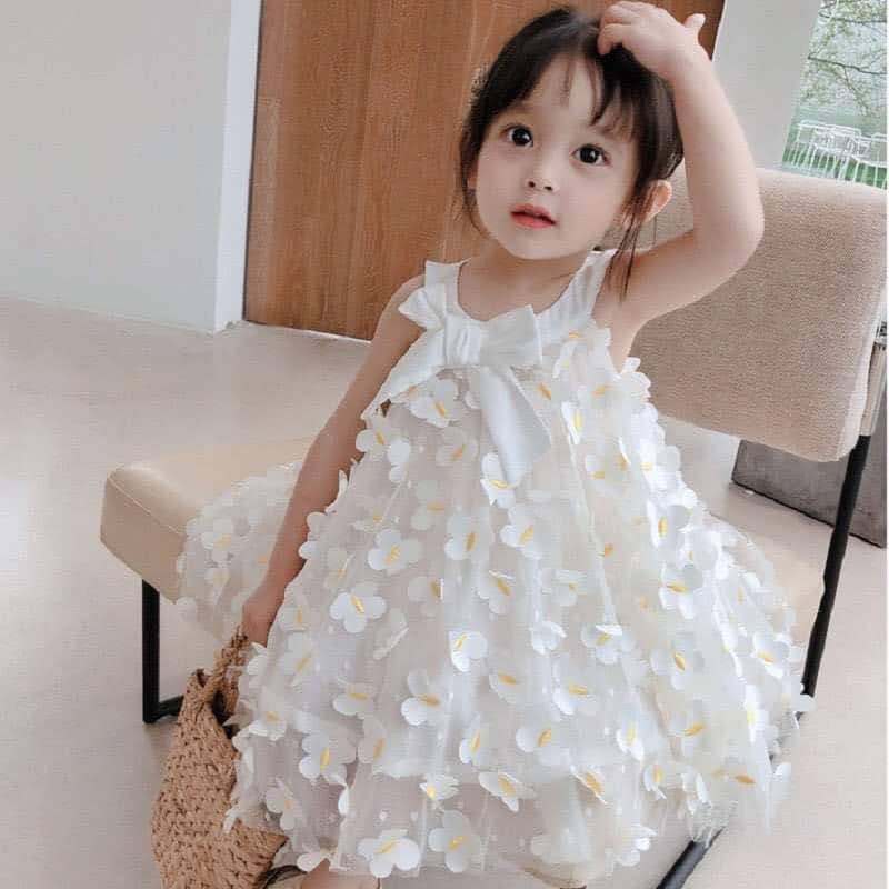 Váy bé gái màu trắng bướm 3d