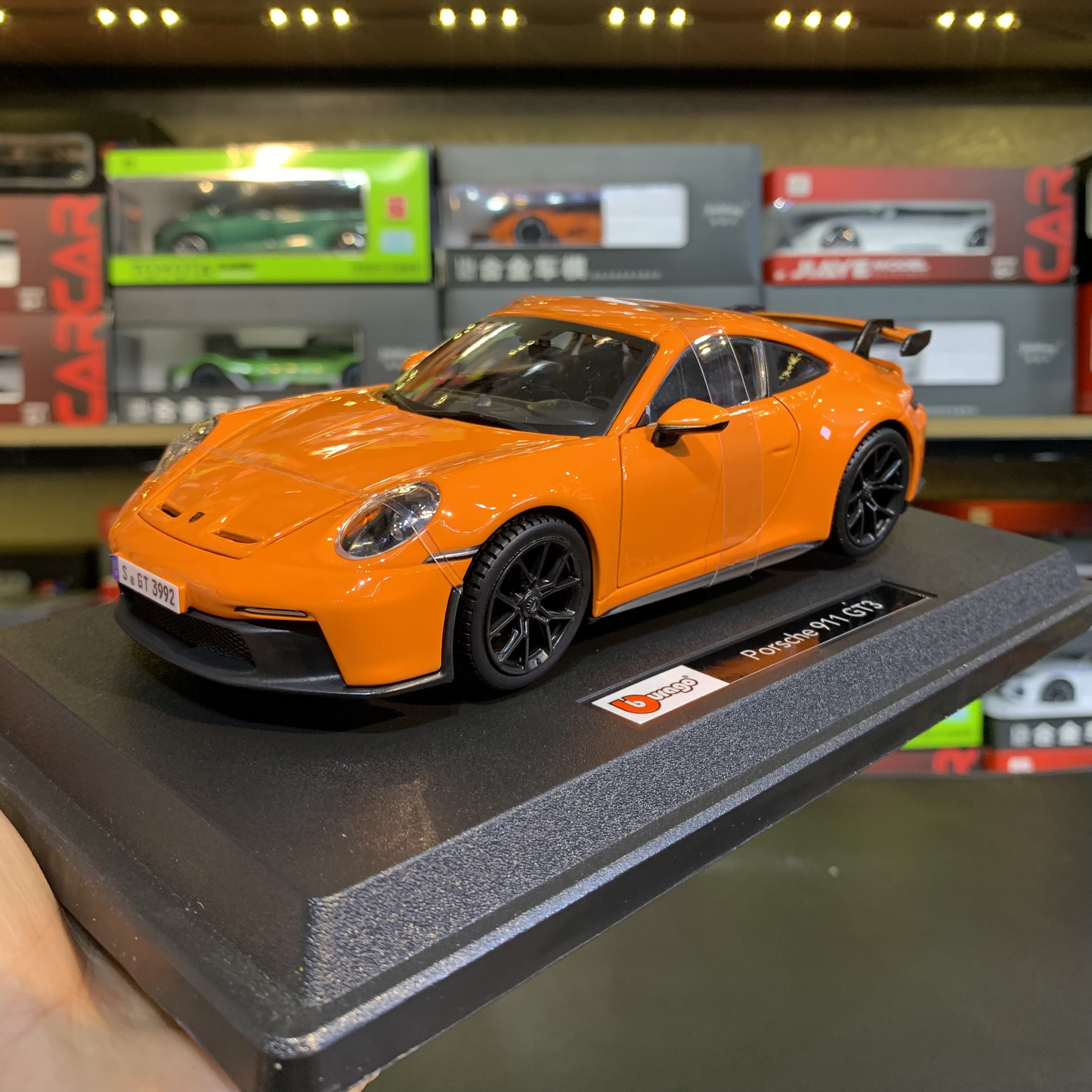 Mô hình xe porsche 911 gt3 tỉ lệ 1:24 bburago