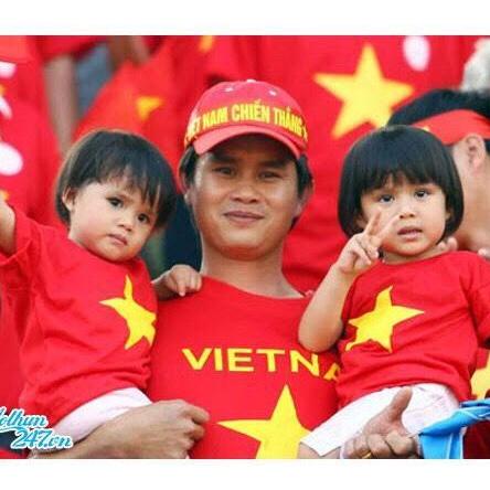 Áo cờ đỏ sao vàng