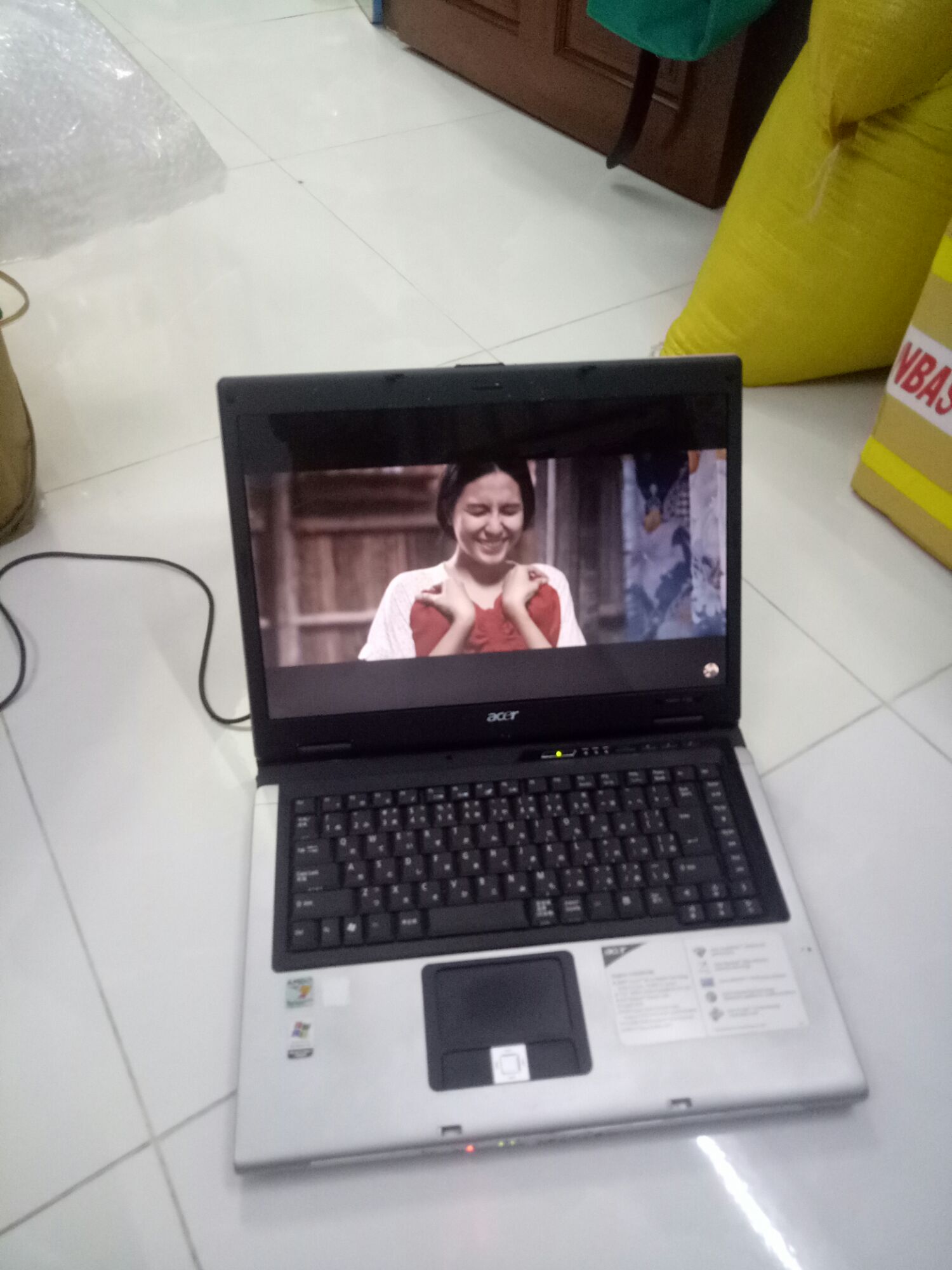 Acer spire 5100 cho bé học tập online