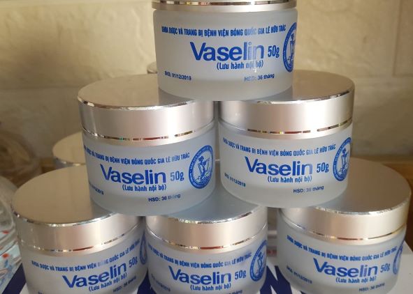 Kem dưỡng làm mềm da Vaseline Viện bỏng 50g (mẫu mới)