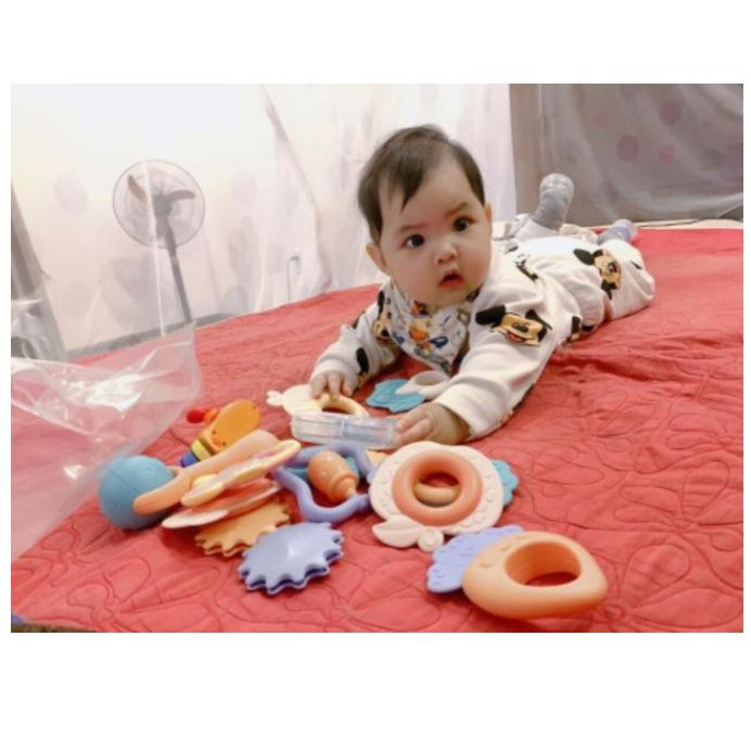 Set 10 món xúc xắc gặm nướu cho bé