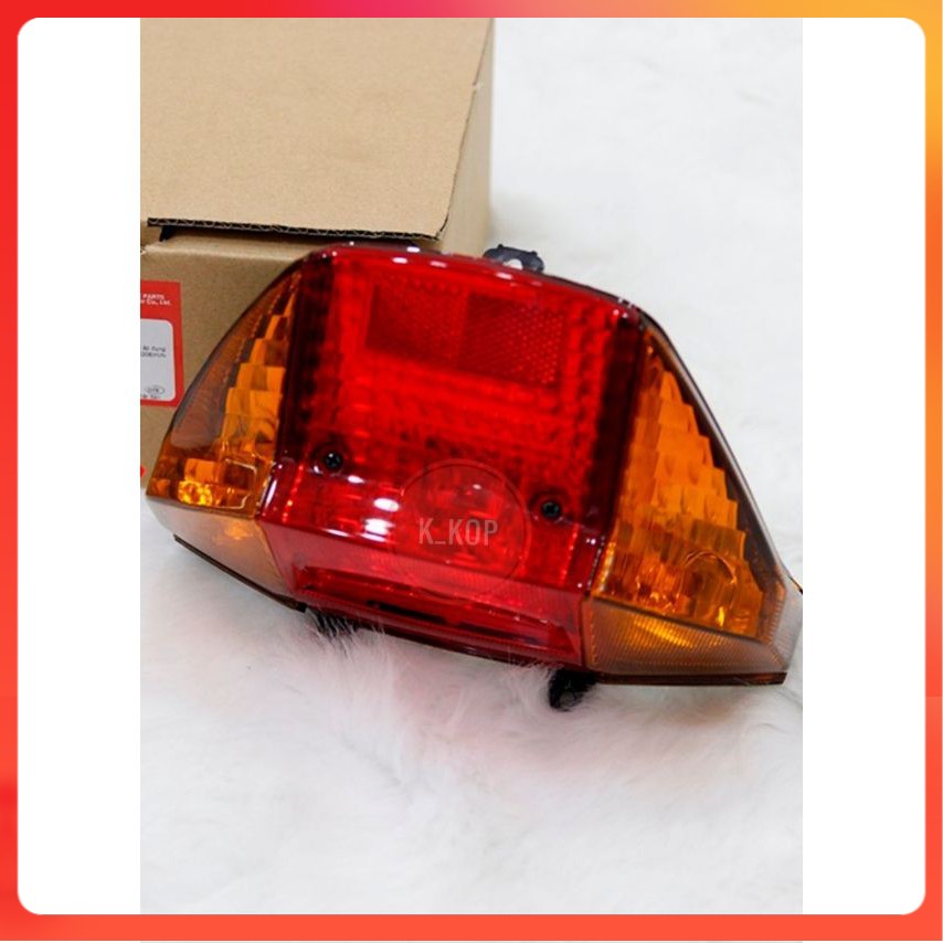 Cụm đèn hậu xe supper dream hàng chính hãng honda sẵn đui và bóng .