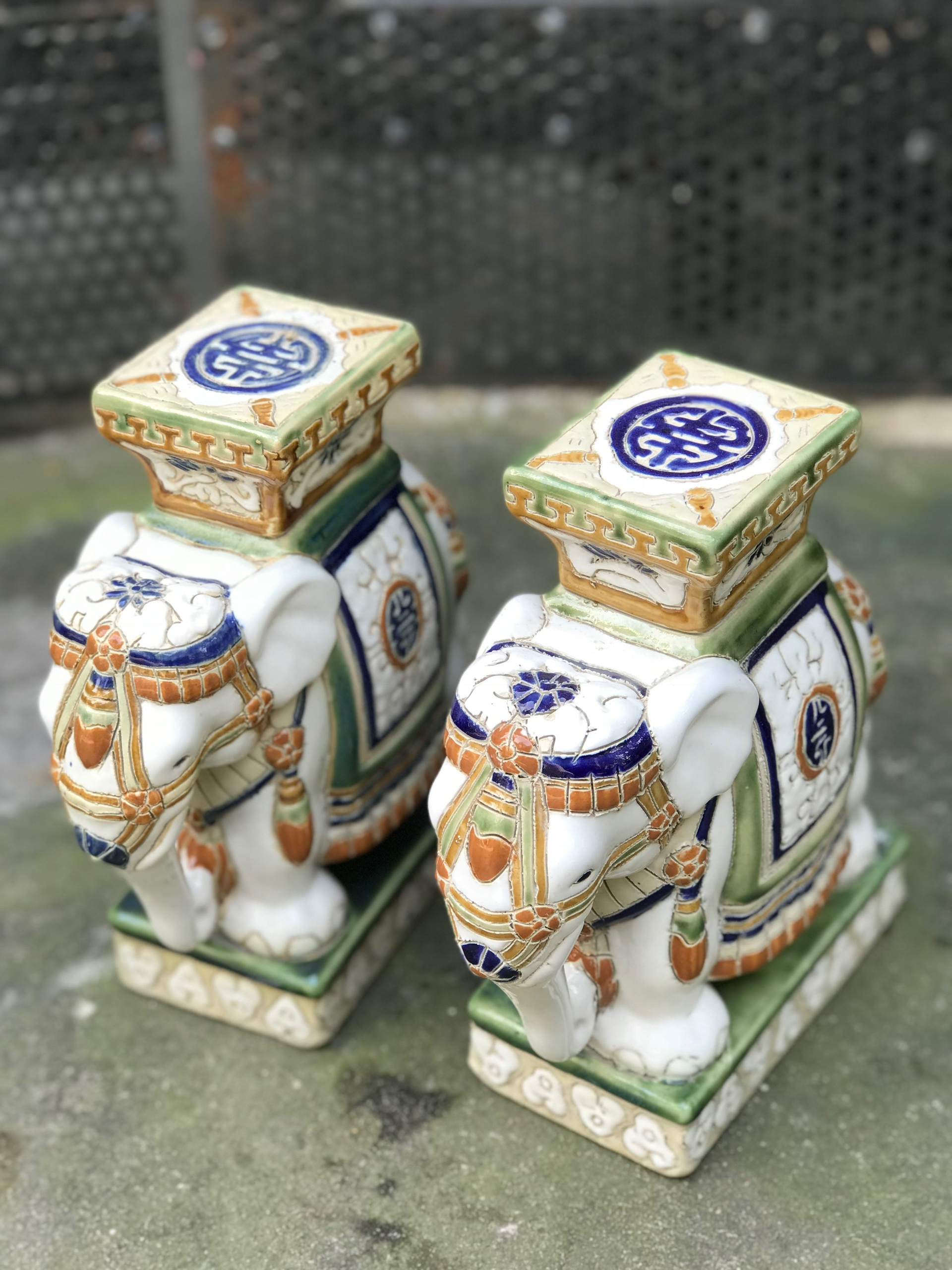 Đôn voi mini gốm sứ Nam Bộ