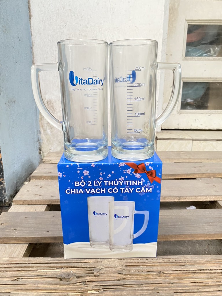 Bộ 2 ly thuỷ tinh có quai chia vạch 350ml hkm vitadairy _ lyy, tách, cốc thủy tinh uống nước thủy tinh