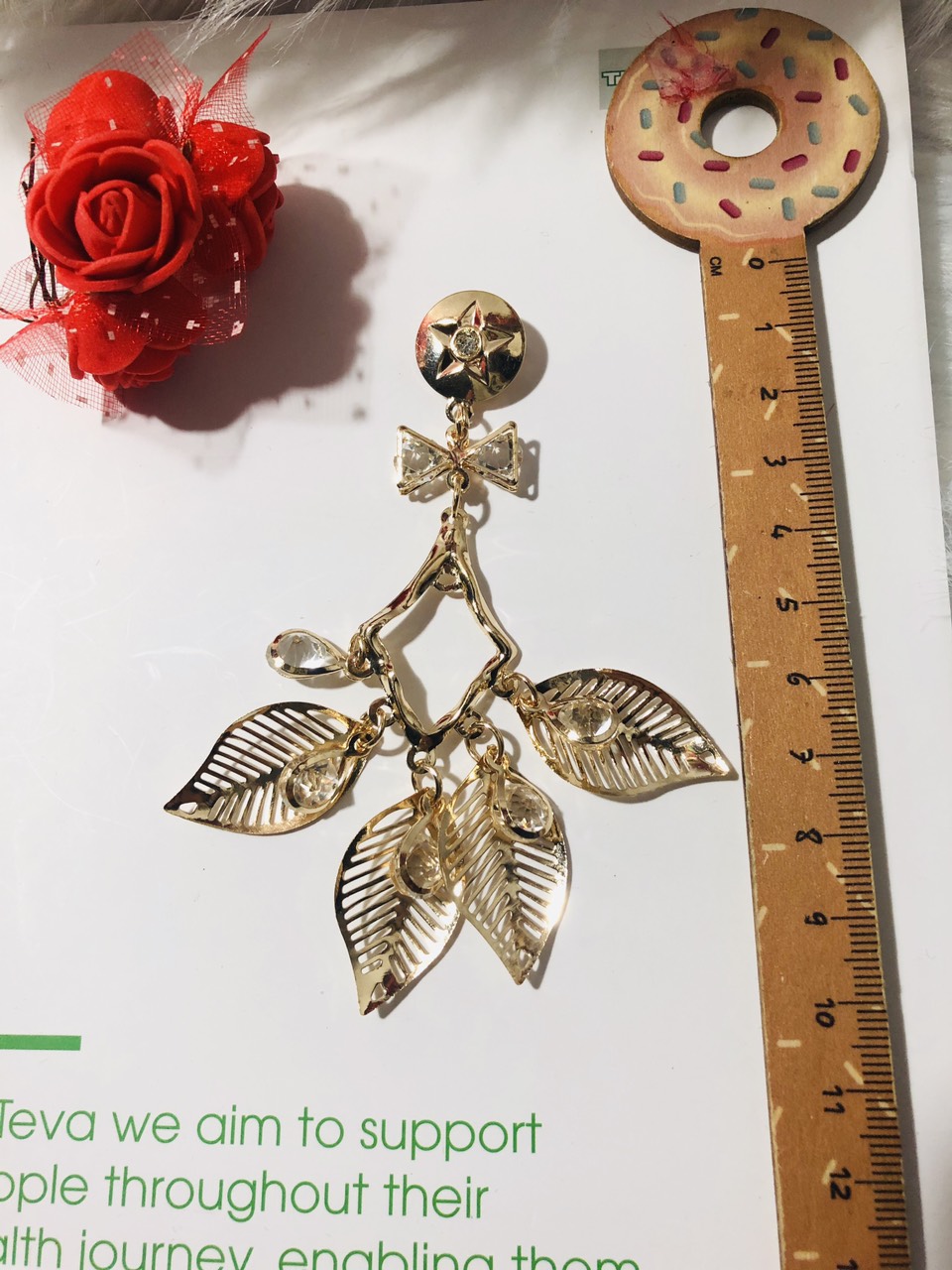 Cài áo lá đính đá. Dài 9cm