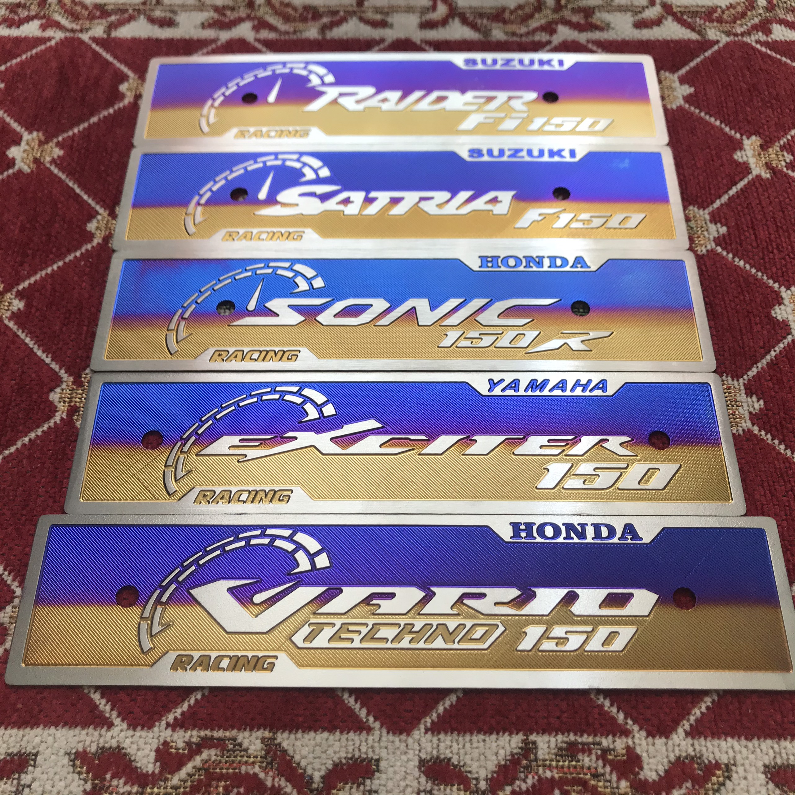 Bảng tên titan 3D chữ  nổi gắn các dòng xe Honda Vario Sonic - Suzuky Raider Satria - Yamaha Exciter150