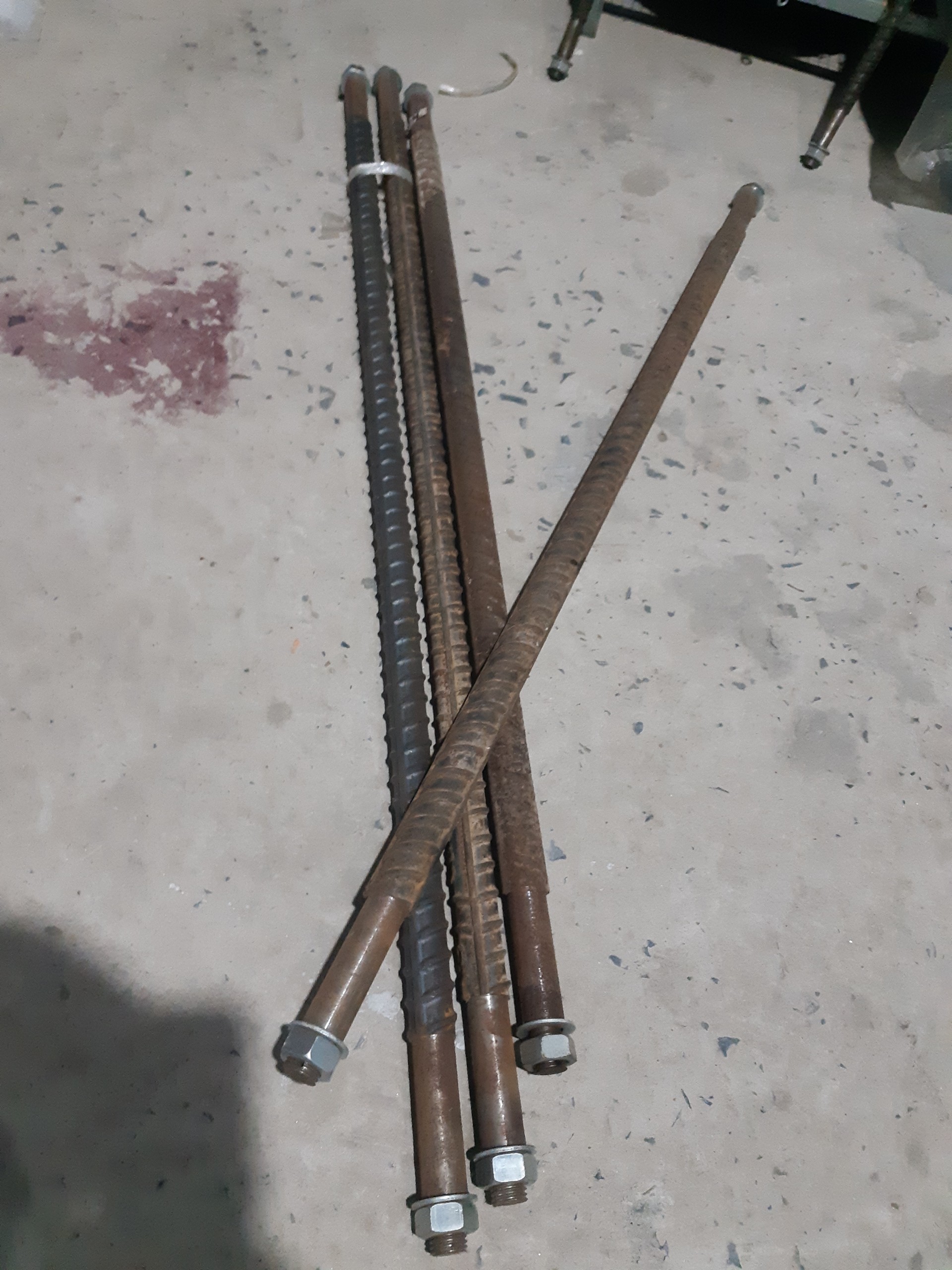 Cốt xe lôi thồ sắt gân phi 30, tiện cốt phi 25. 1m, 1,1m, 1,2m