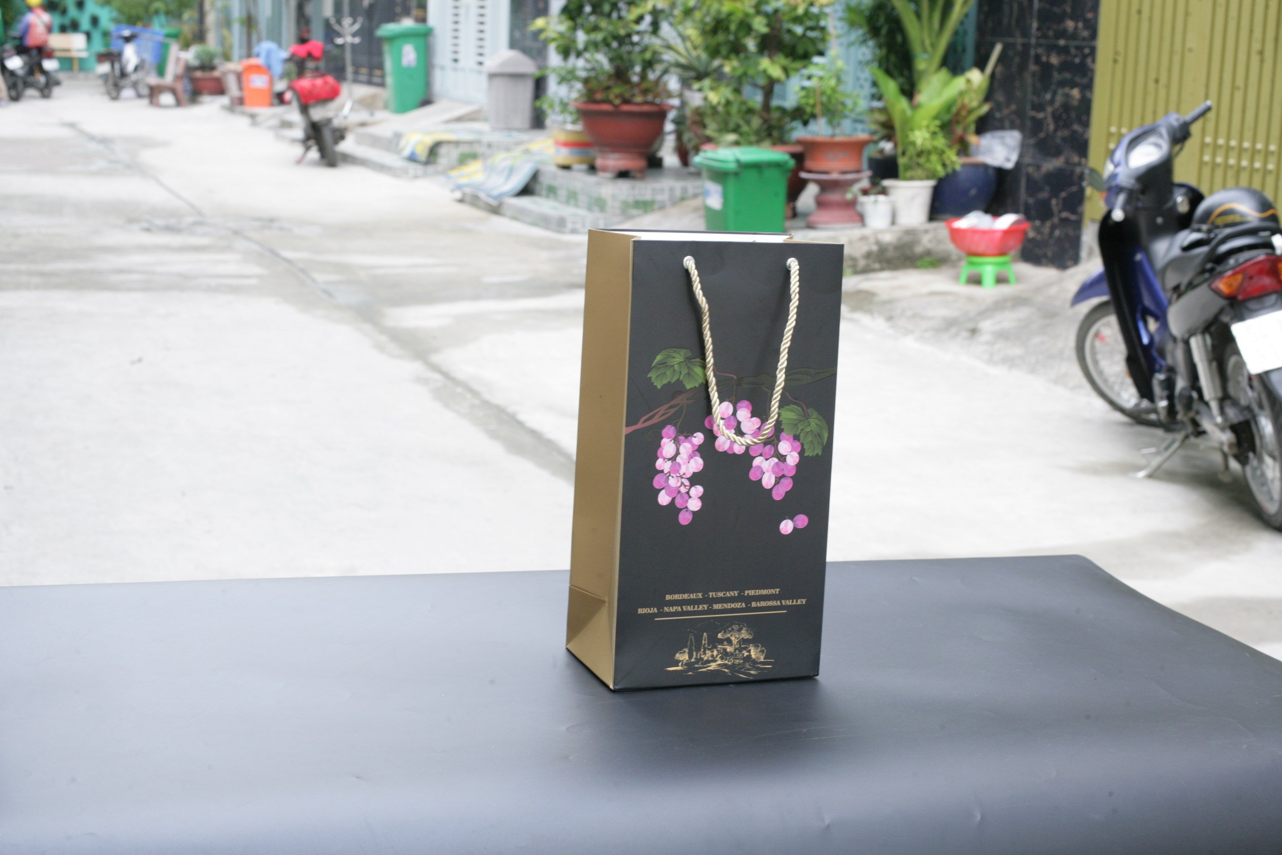 25 cái Túi số 21 - Đen nho - Túi giấy đựng rượu đựng quà tặng nước trái cây hộp chivas 2 chai rượu vang