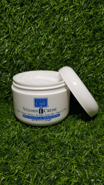 Kem dưỡng ẩm toàn thân Vital Care Vitamin E 225g